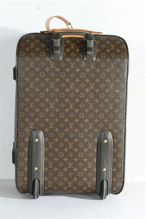 herrentaschen von louis vuitton|louis vuitton rolling luggage.